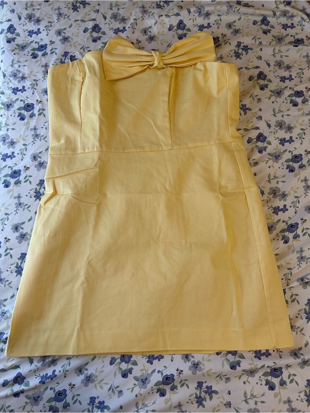H&M Yellow Strapless Mini Dress with Front Bow fits like a Medium